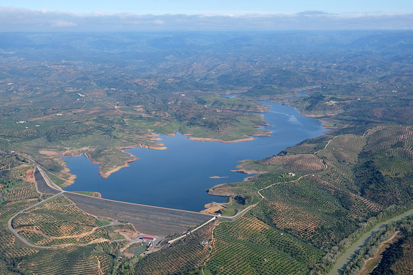 Embalse del Arenoso (es.wikipedia.org)