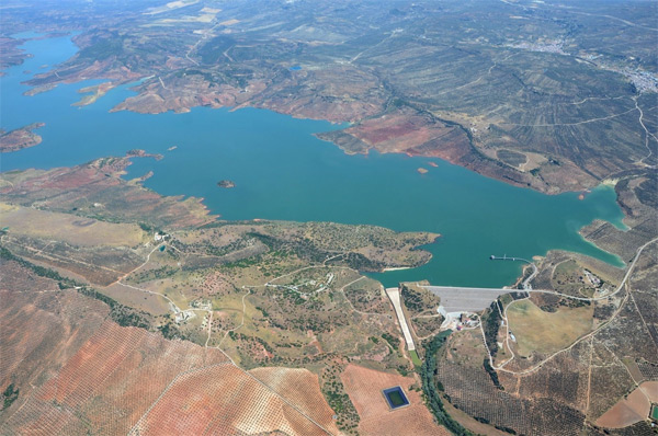 Vista aérea del Embalse de Giribaile (extrajaen.com)