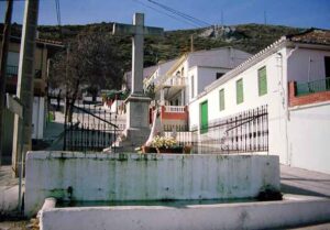 Fuente de la Higuera (A. Castillo, abril 2003)