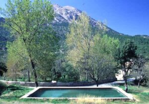 Manantial de Viana, alberca (A. Castillo, abril 2003)