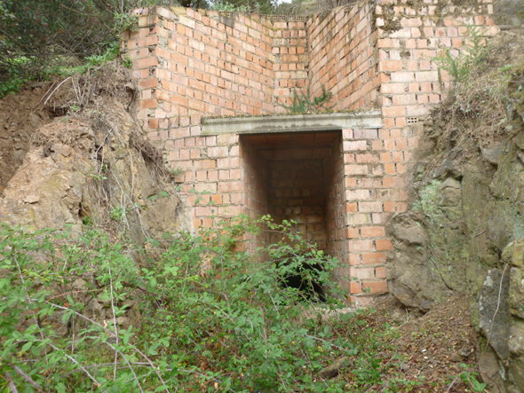 Aproximación a la mina de agua del arroyo La Aliseda (R. Velasco Riejos, noviembre 2021)