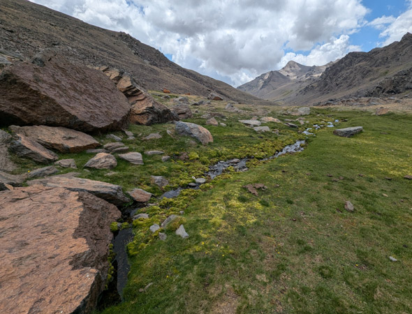 Manantial de los Peñones Colorados (M. A. Martos Monereo, agosto 2024)