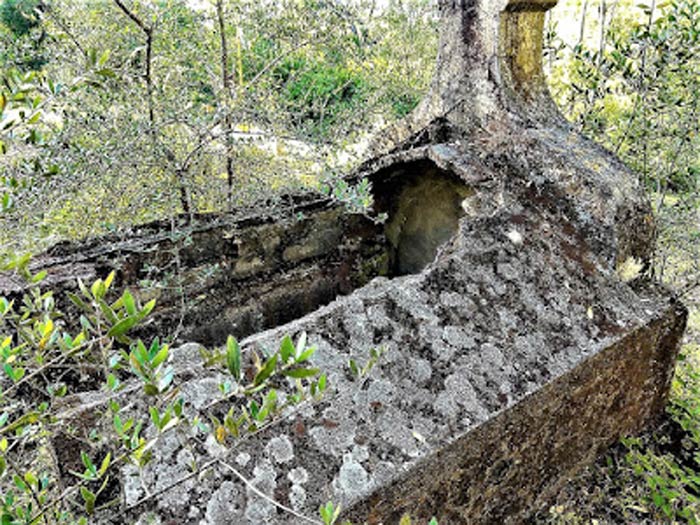 Fuente de Santa Aurora,  lado lateral oeste de la fuente (F. Muñoz Carreras, mayo 2020)