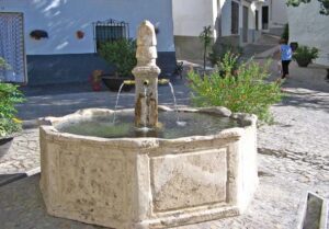 Fuente de la Plaza de Santa Ana (A. Castillo, septiembre 2014)