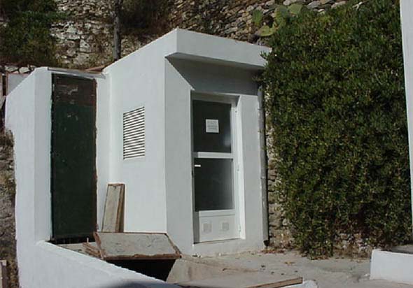 Manantial Salud II, caseta de protección (F. Suárez, 2005)