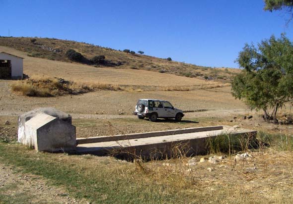 Fuente-abrevadero del cortijo del Navazo (S. Rodríguez, septiembre 2011)