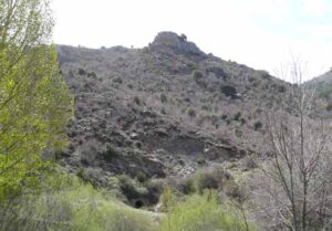 Manantial de la Cueva del Agua (V.M. Robles-Arenas, abril 2008)