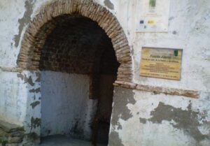 Bóveda de acceso al manantial de Fuente Álamo (A. Alarcón, octubre, 2008)